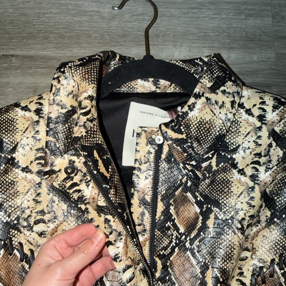 House of CB Vani Snake Print Fitted Jacket - Picture 11 of 16
